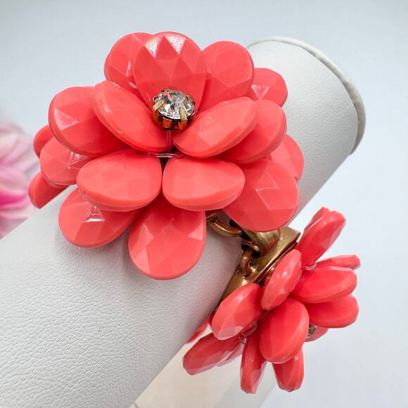 J. Crew Salmon Color Chunky Flower Bracelet Statement Signed Rhinestone Brass - Picture 1 of 13